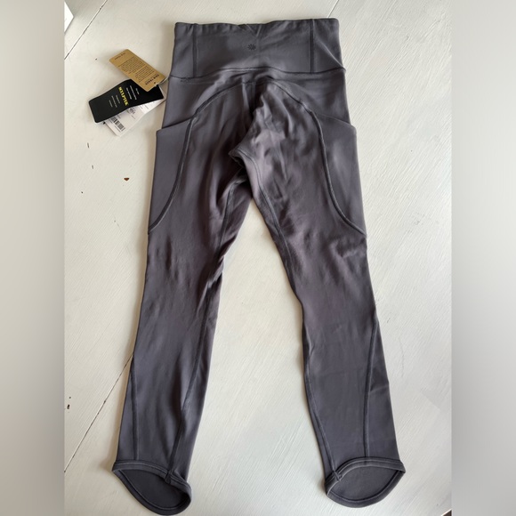 ☑️ NWT Athleta Up For Anything Capri 24" Leggings Size XXS in Gray - Picture 4 of 8